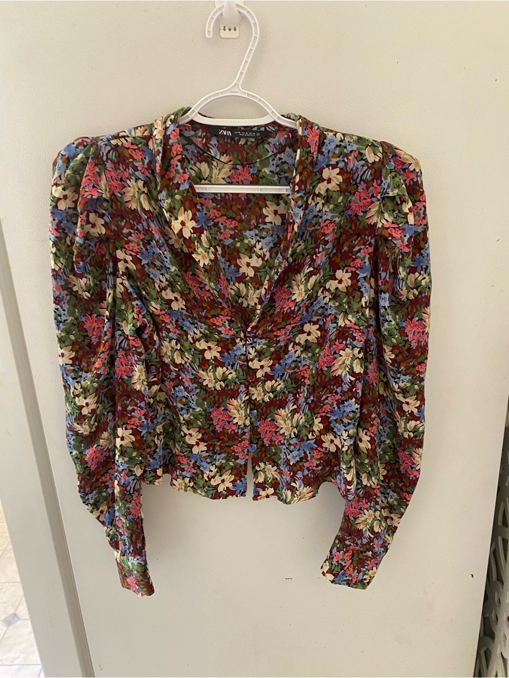 ZARA Multicolor Floral V-Neck Puff Sleeve Blouse